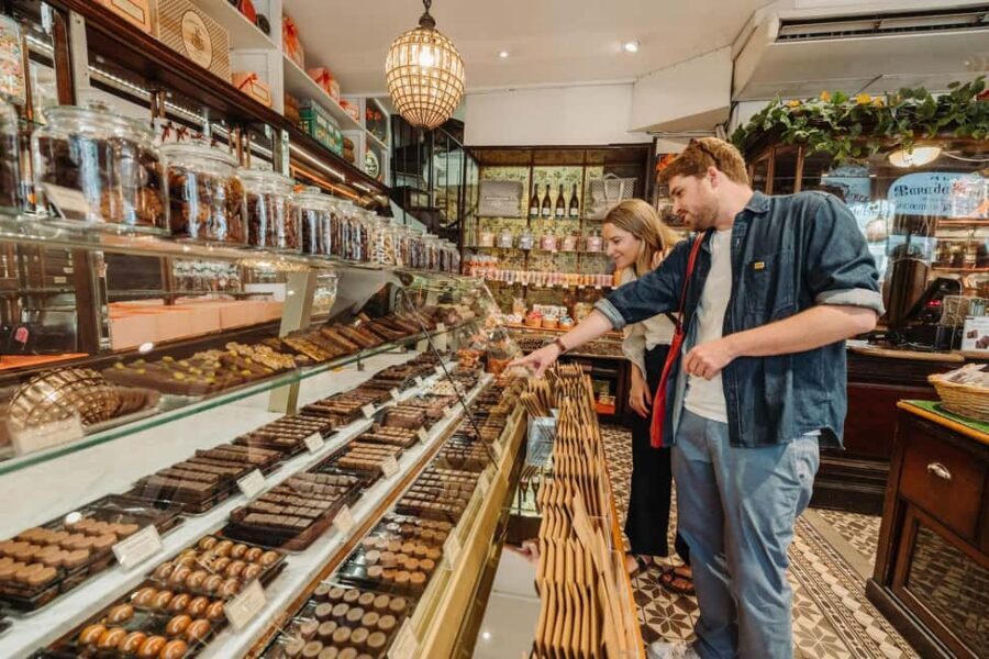 Paris: Pastry & Chocolate Walking Tour with Tastings - Rue Montorgueil finish: bean-to-bar chocolate and a Parisian ending