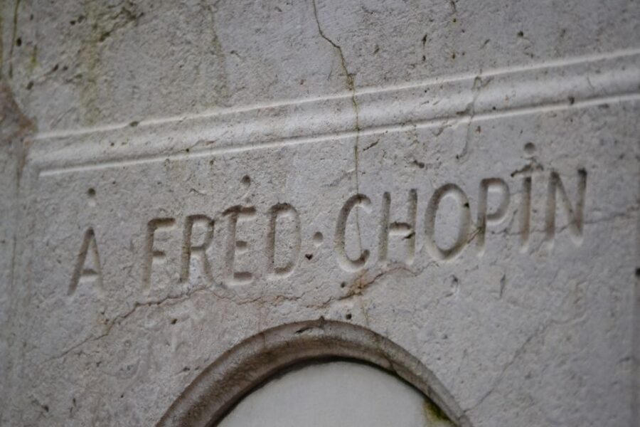 Paris: Père Lachaise Cemetery Private Tour - Starting at the North Entrance Near Rue Des Rondeaux: Get Your Bearings Fast