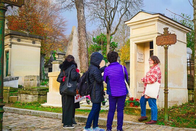 Paris Pere Lachaise Cemetery Small Group Guided Tour - What You’ll See: From Jim Morrison to Colette (and Beyond)