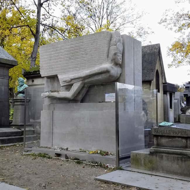 Paris: Père Lachaise Cemetery Visit with Seine River Cruise - Key things to know before you go