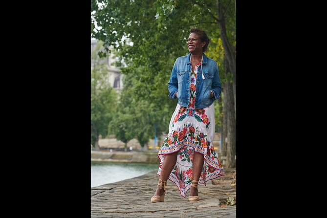 PARIS PHOTO - Joyful stroll for a Private Professional Shoot - A private Paris photo walk built for real people