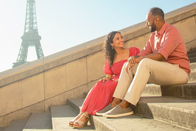 Paris Photo Shoot Session – Eiffel Tower Photographer - Crowd control and the best time to book
