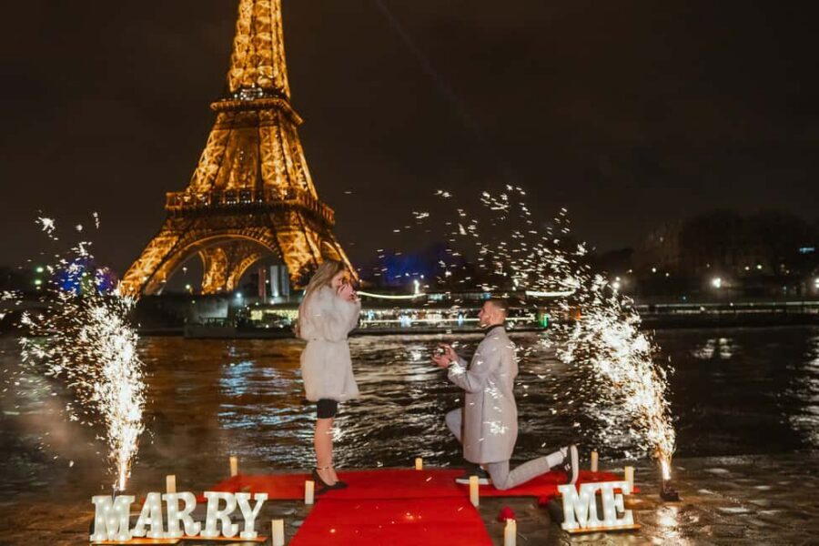 Paris photographer 1h near the Eiffel Tower or in Paris - Solo, couple, family, or a proposal: tailoring the session