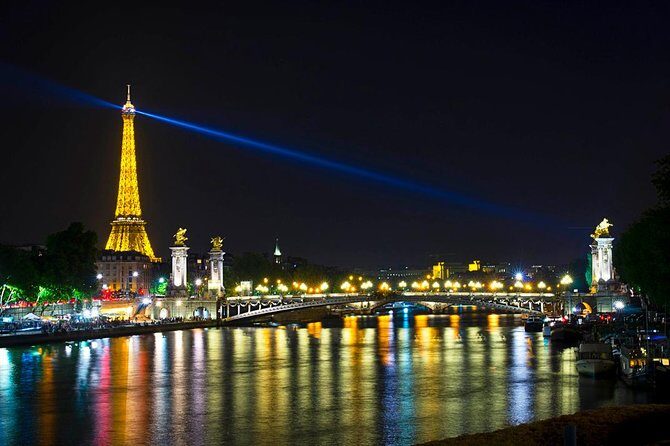 Paris Photography Masterclass - Private Photography Lesson - Stop 1: Notre-Dame photos—great for learning framing fast