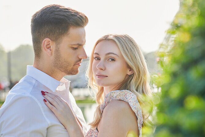 Paris Photoshoot VIP service - Getting your poses right without feeling awkward