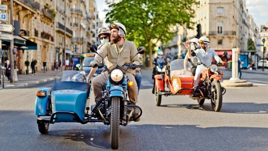 Paris Premium & Private Highlights city tour on Sidecar - The private guide: customization and what you actually get from the stories