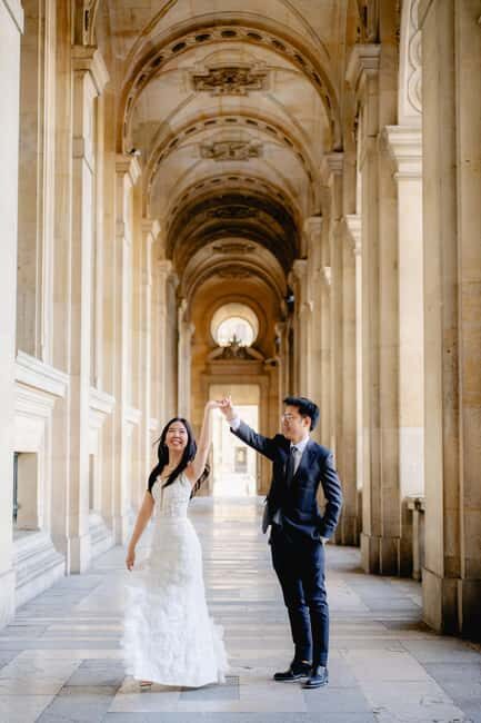 Paris: Premium Professional Photo Shoot - Pick Your Paris Spots: Eiffel Tower, Louvre, Montmartre and More