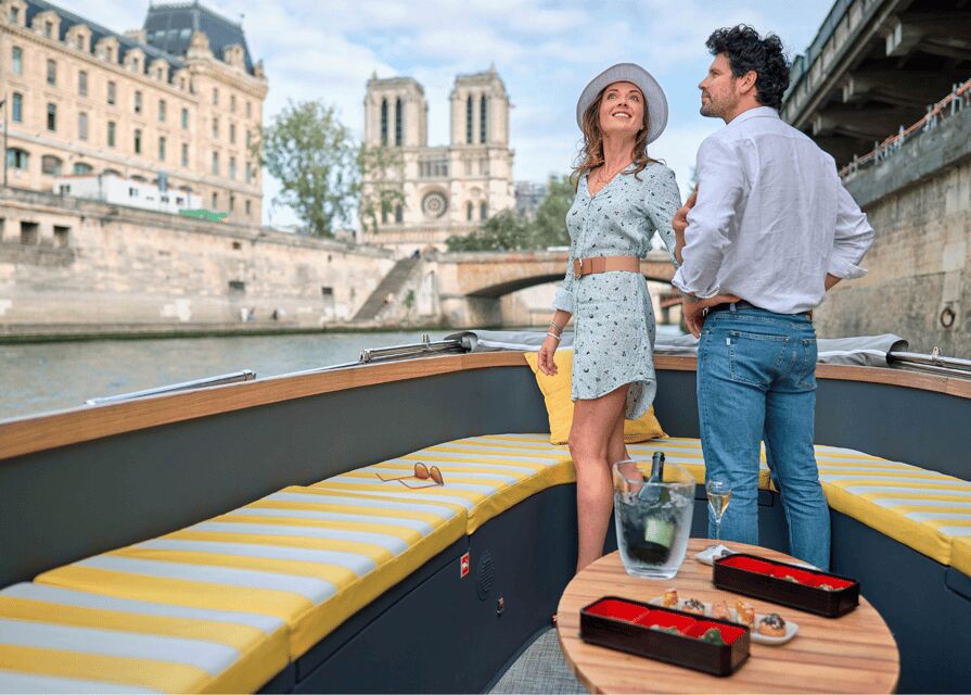 Paris : Prestige cruises on the Seine - What could feel off: expectations for a truly personal vibe