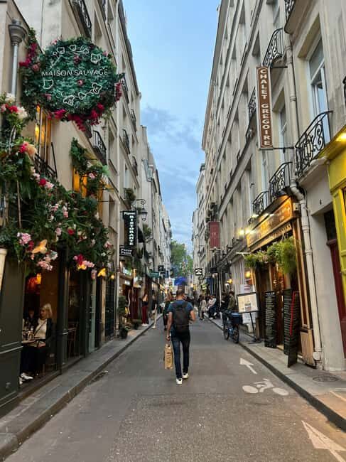 Paris: Private 2-Hour Walking Tour with a Parisian guide - Place de la Concorde: The Photo Stop That Gives You a Big-Paris Moment