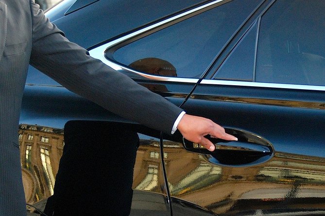 Paris Private Arrival Transfer from Charles de Gaulle (CDG) or Orly (ORY) - Timing, night hours, and why “approximate” matters