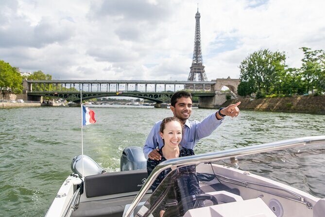 Paris Private Boat Tour with your own Captain Guide - Photo Stops From the Water: The Eiffel Tower Angle at Bras de Grenelle