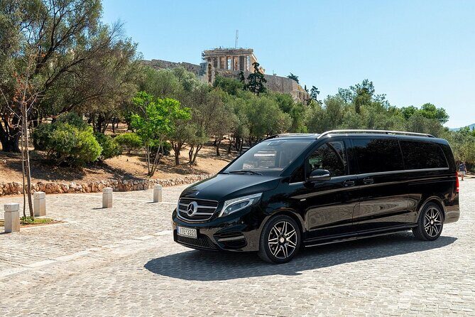 Paris Private Car Service with Driver - Louvre and Notre Dame: fitting top sights into limited hours