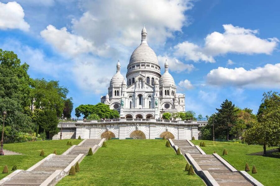 Paris: Private City Sightseeing Tour with Driver - Right Bank classics: Eiffel Tower, Arc de Triomphe, and Champs-Élysées