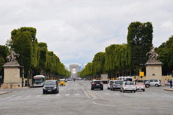 Paris: Private City Tour by Car with Driver and Guide - The Île de la Cité walking spine: Notre-Dame to Pont Neuf river views
