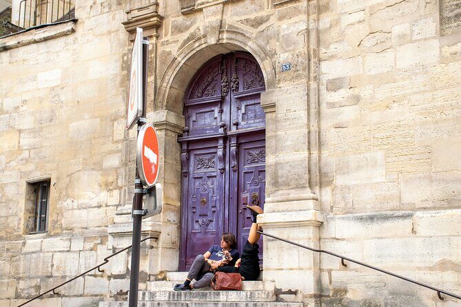 Paris Private Custom Tour: Half-Day Experience with a Local Guide - Louvre pyramid photos and the Tuileries viewpoint chain