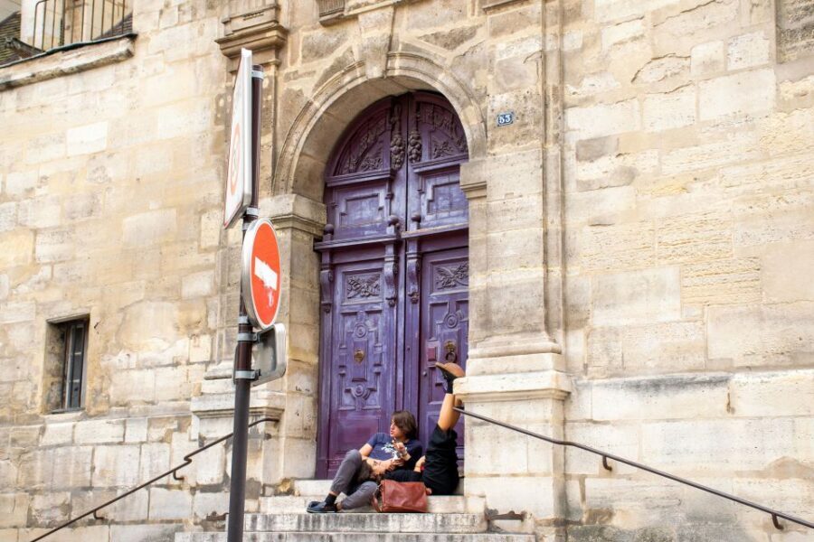 Paris Private Custom Tour: Half-Day with a Local Guide - Louvre Museum and Tuileries Gardens: big-city scale with breathing room