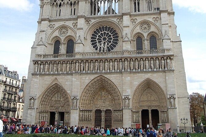 Paris : Private Custom Walking Tour with A Guide (Private Tour) - How the guide customizes your route (and what that means day to day)