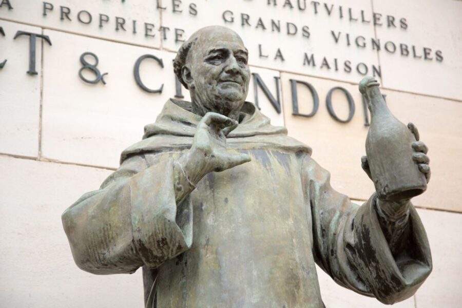 Paris: Private Day Trip to Champagne with 8 Tastings & Lunch - From Paris to Champagne: what makes the start matter