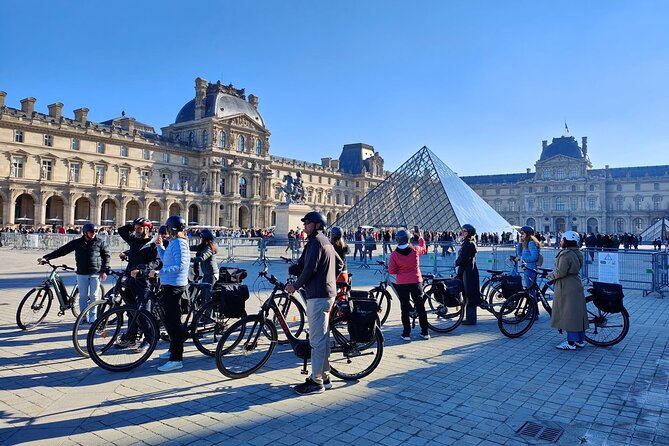 Paris : Private electric bike tour with wine and cheese tasting - The Seine Crossing on Paris’s Oldest Bridge