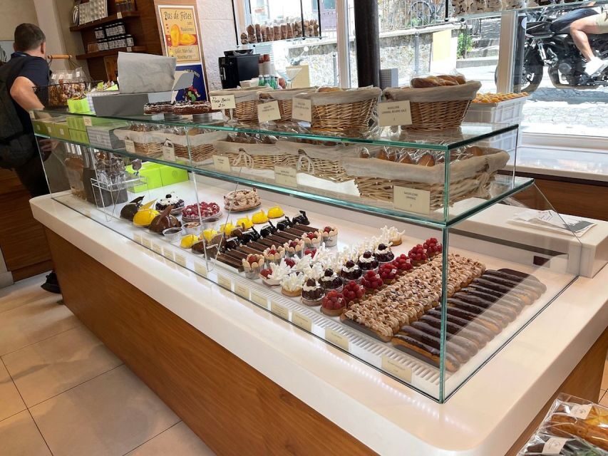 Paris: Private Food Tour in Montmartre - What You Taste at 8–10 Stops: The Sweet and Savory Plan