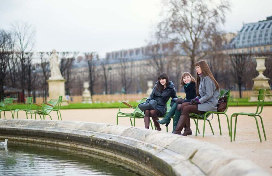 Paris: Private Full Day Tour to Montmartre & Eiffel Tower - Vigne du Clos Montmartre and Montmartre Cemetery: calmer corners with payoff