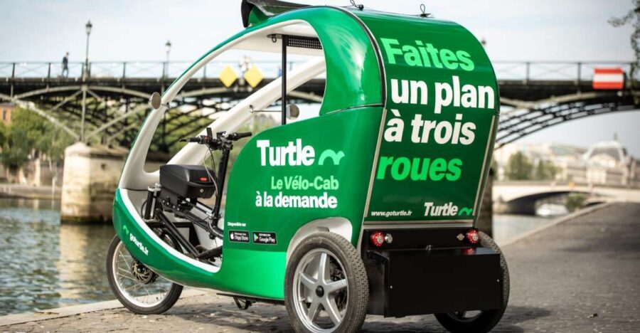 Paris : Private guided tour in Rickshaw bike - Napoléon - Grand Palais and Pont Alexandre III: where the Seine scenery kicks in