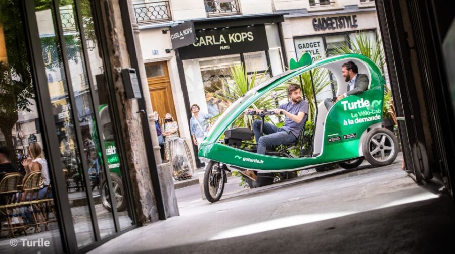 Paris : Private guided tour in Rickshaw bike - Napoléon - The 180° pedicab view and why photo stops matter more than you think