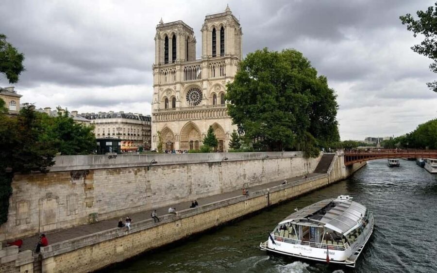 Paris: Private Layover Tour with Airport Pickup & Dropoff - The Kind of Guide You Want in a Layover Day