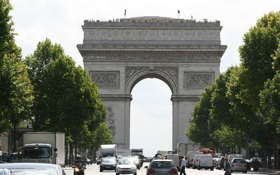 Paris: Private Layover Tour with Airport Pickup & Dropoff - Champs-Élysées Energy, Grand Palais Stops, and the Moulin Rouge Area
