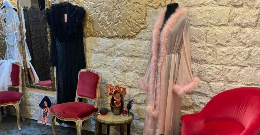 Paris: Private Lingerie Fitting activity - Included Extras: Gift, Oils Lesson, and Why They Matter