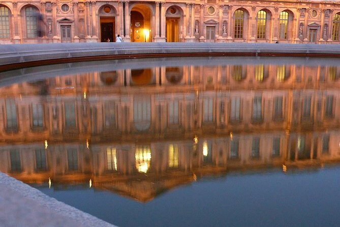 Paris Private Night Tour with River Cruise and Champagne Option - Rain, crowds, and expectations for how far you will walk