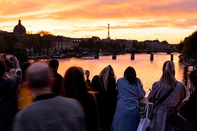 Paris Private Night Tour with River Cruise and Champagne Option - Carrousel du Louvre to the Seine bridges: where the golden light meets real street life