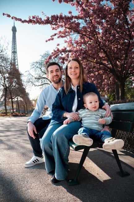 Paris: Private Photoshoot near any chosen Landmark - How the 60-Minute Shoot Works: Direction, Posing, and Angles