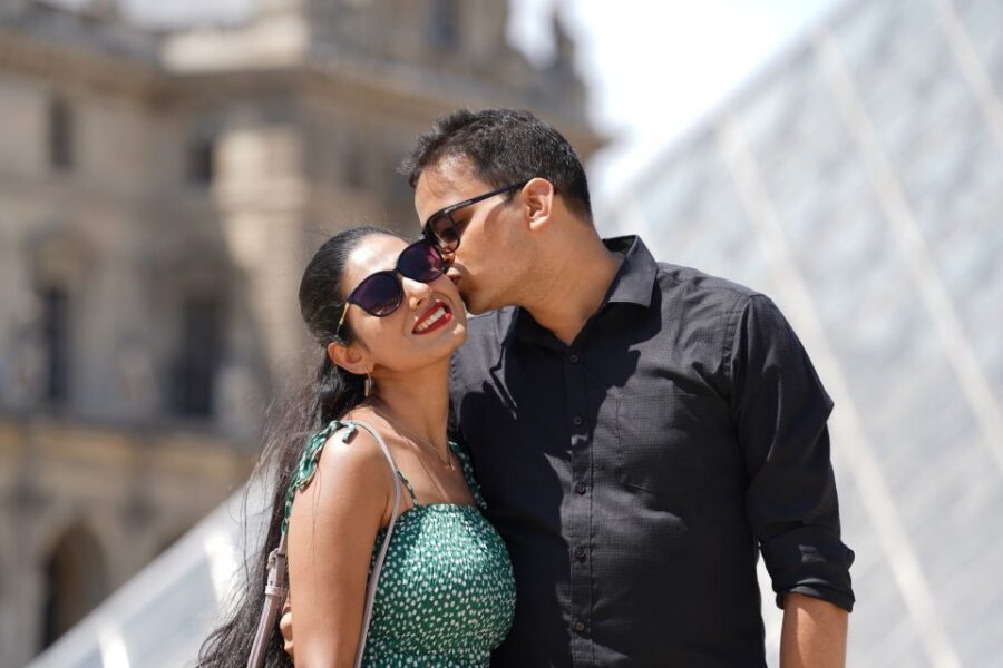 Paris: Private Photoshoot Outside the Louvre Museum - Practical tips for a smoother shoot near the Louvre