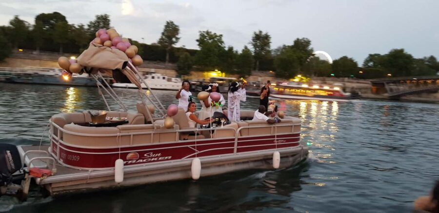 Paris: Private pontoon boat cruise on the Seine - Key highlights you’ll care about