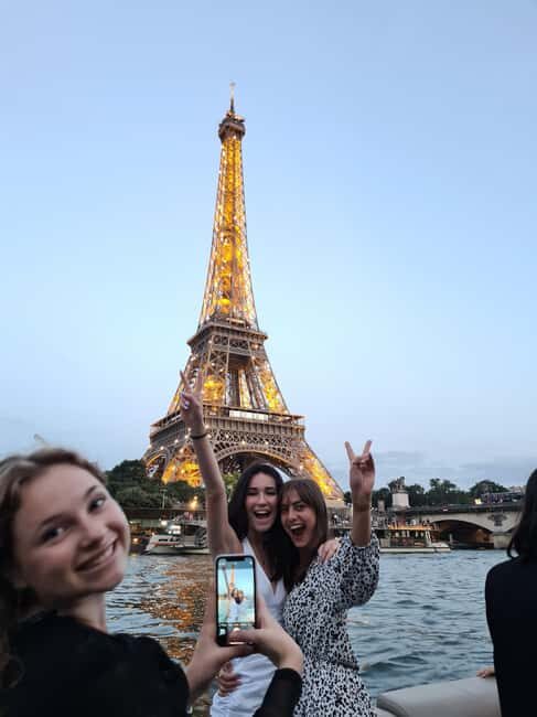 Paris: Private pontoon boat cruise on the Seine - Why a private Seine pontoon cruise feels different than standing on the quay