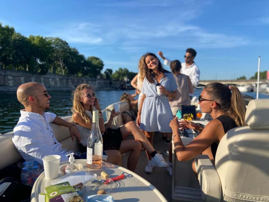 Paris: Private pontoon boat cruise on the Seine - Meeting at 14 Quai François Mitterrand: quick steps that save time