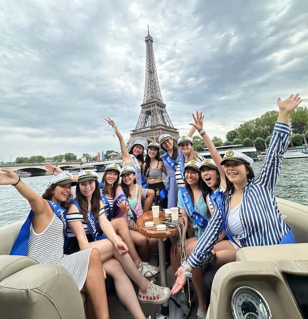 Paris: Private Seine River Cruise - Private group vibes: pace, questions, and guide interaction