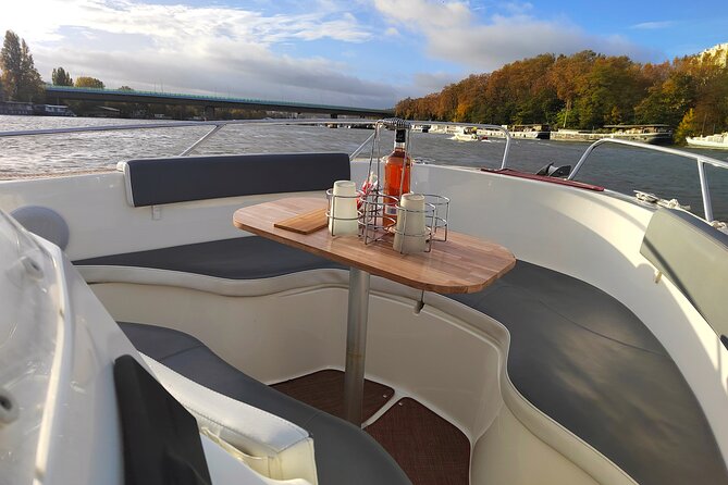 Paris Private Seine River Cruise with your Captain Guide - Getting on the boat at Suresnes: where the cruise really starts
