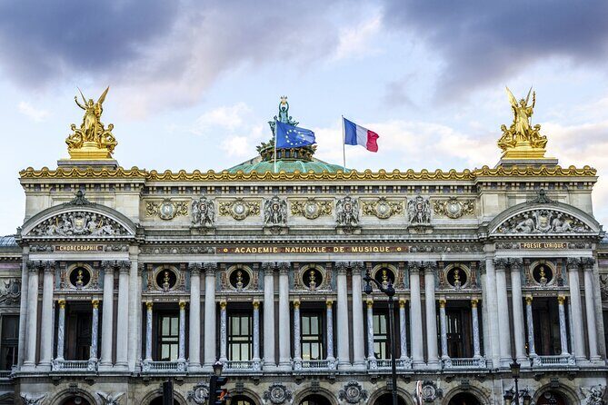 Paris Private Sightseeing Guided Tour by Electric Rickshaw - Louvre area, Paris Opera, and the “power corridor” of central Paris