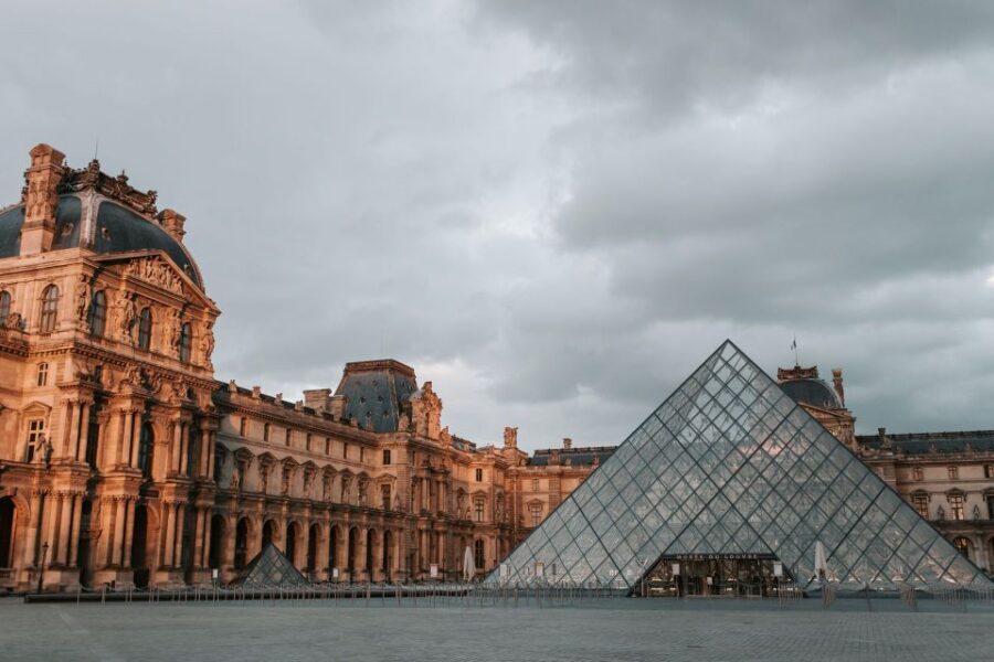 Paris: Private Skip-the-Lines Orsay and Louvre Museum Tour - Orsay-to-Louvre transfer: the walk that links two art worlds