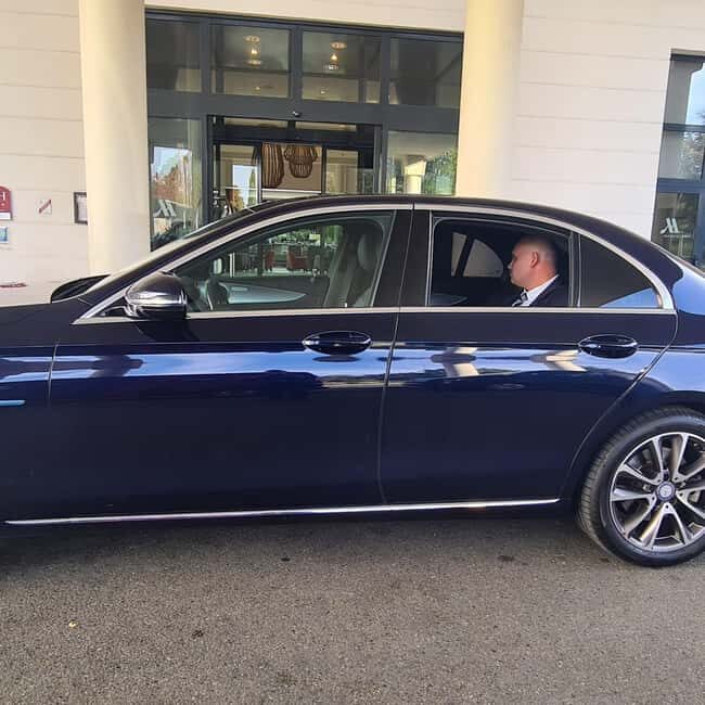 Paris: Private Tour by Chauffer-Driven Car - Private Chauffeur Car in Paris: How the Day Actually Feels