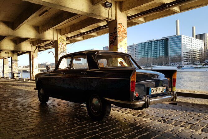 Paris Private Tour by Vintage Car with Wine Tasting - Notre-Dame: quick photos, big impact