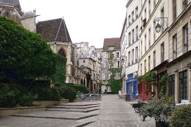 Paris Private Tour - Elegant and Luxury Tour Le Marais - Ile Saint-Louis: starting with chocolate and the roots of Paris