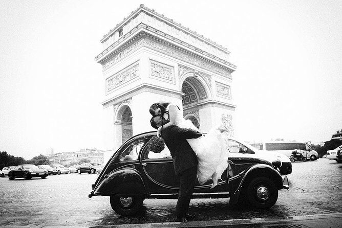 Paris Private Tour: Romantic Tour in a 2CV - The 2CV experience: open-air fun with some comfort math