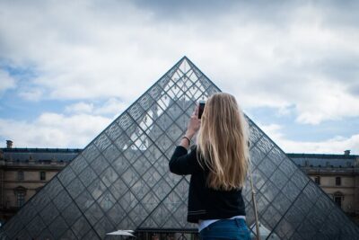 Paris Private Tour to Louvre Museum & French Crepes - Marche aux fleurs and Point Zéro: everyday Paris next to the big myths