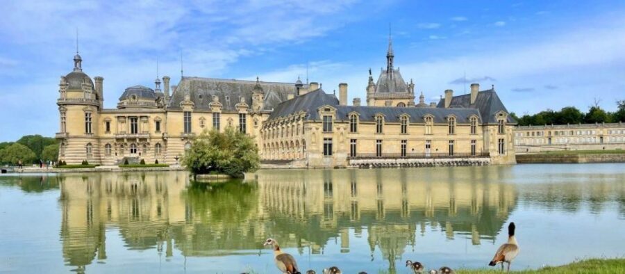 Paris: Private transfer Château Chantilly van 7 places 5H - Reliability warning: don’t ignore this