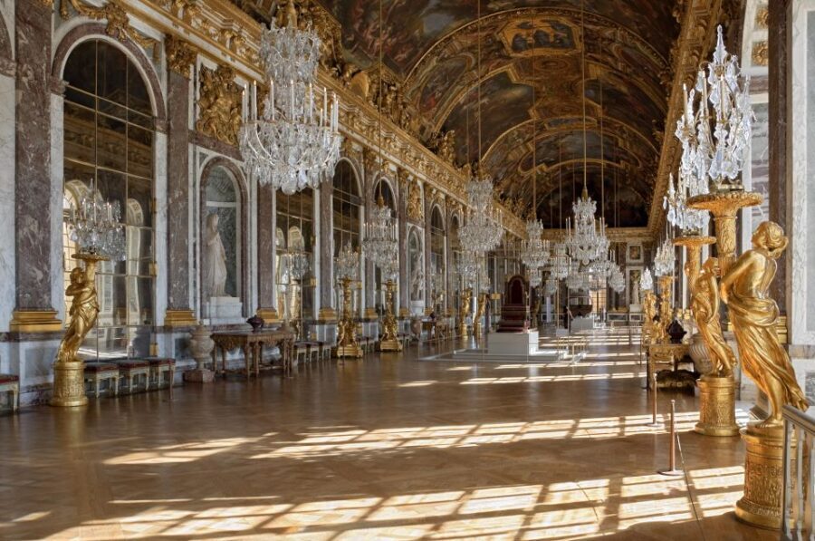 PARIS: Private transfer Château Versailles van 7 people 4H - The timing math: how not to lose your pickup window