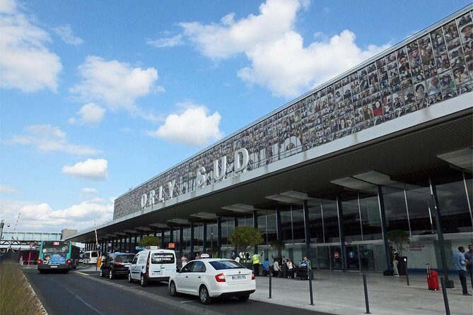 Paris Private transfer Orly Airport to Paris City - The 24/7 Private Vehicle Ride: What You Gain by Avoiding the Taxi Shuffle