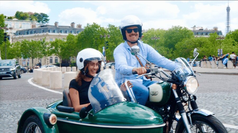 Paris: Private Vintage Sidecar Tour with Hotel Pickup - How the sidecar seating works (and how to get better photos)
